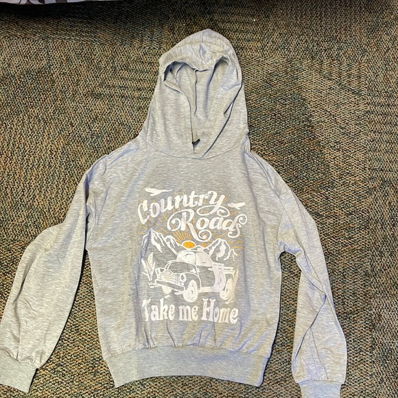 Grey top with hood - Picture 1 of 2